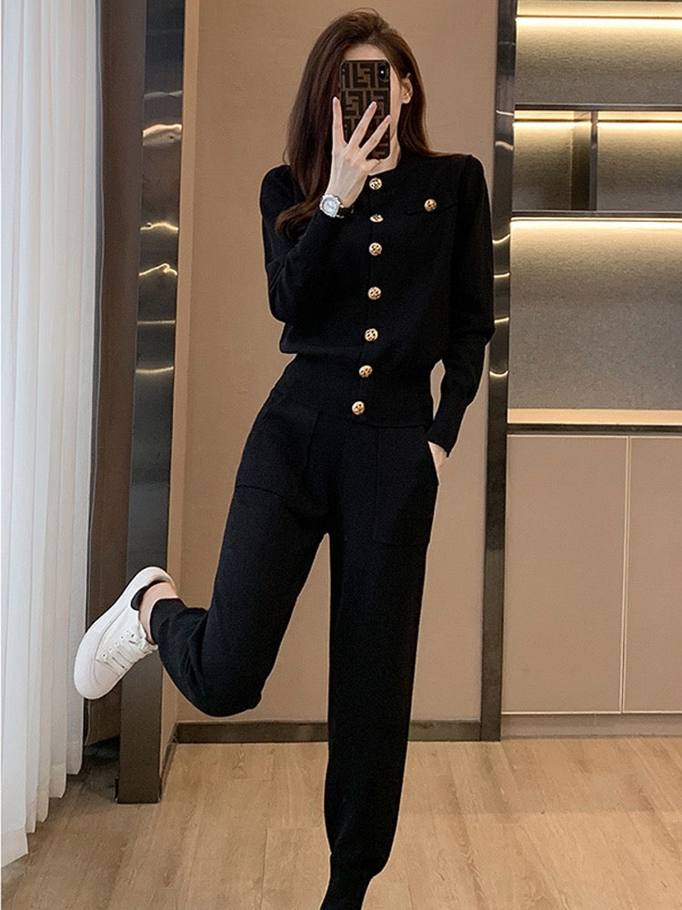 Casual sports suit women's spring and autumn self-cultivation and slim fashion age-reducing high-level knitted sweater two-piece western style