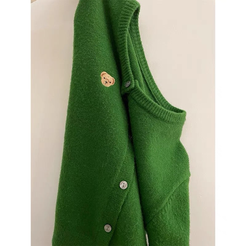 This color is so white!  Gentle wind sweater coat women's high-end green retro embroidered knitted cardigan