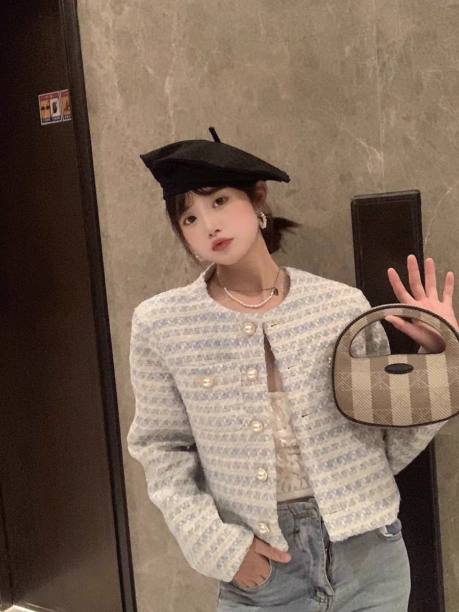Pearl buckle small fragrance coat women's 2022 spring, autumn and winter new French design sense niche thickened short temperament top