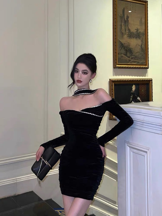 Xiaoxiangfeng white halter dress summer female backless sexy hot girl temperament sleeveless waist slimming A-line skirt 8288