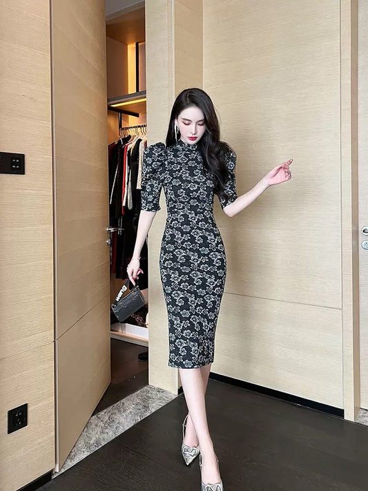 European station French retro light luxury temperament floral dress female 2022 new style slimming bag hip improved cheongsam 1547
