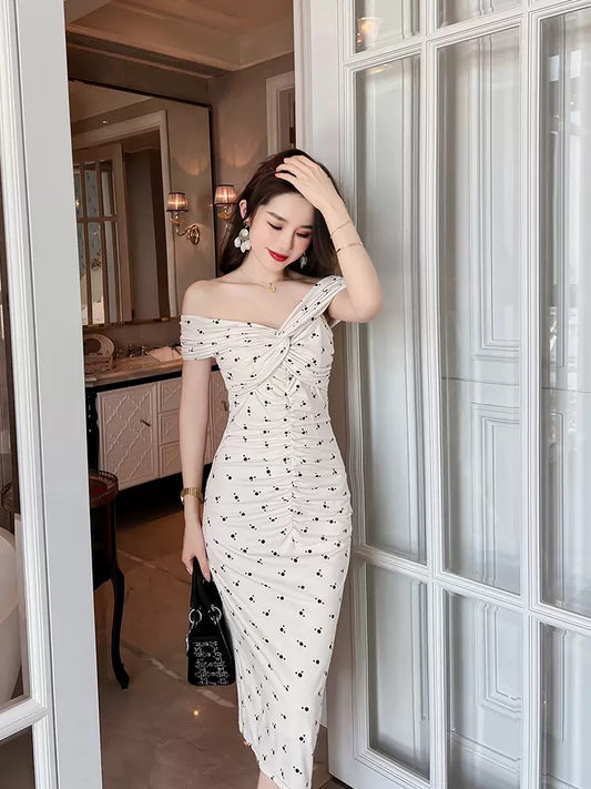 European station gentle style one-shoulder dress French high-end milk sweet 2022 new beautiful skirt to cover the belly 1677