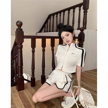 White hot girl age-reducing stitching short-sleeved T-shirt women's summer fashion suit high waist sports casual shorts two-piece set