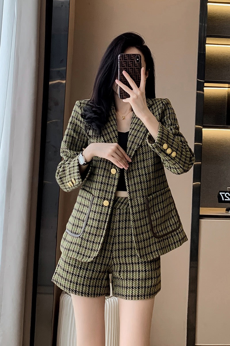 High-end plaid suit jacket female spring and autumn 2022 new small casual suit shorts two-piece suit
