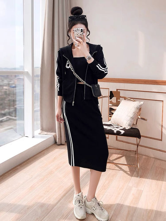Age reduction suit sweater with skirt autumn and winter women's clothing 2022 new two-piece temperament Western style bomb street suit autumn clothing