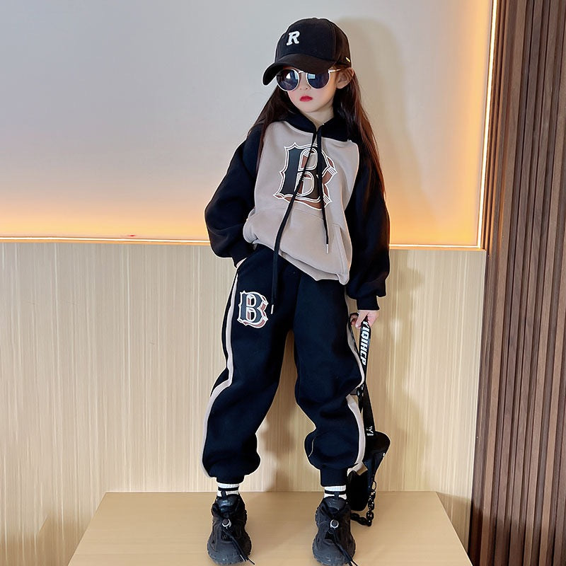 Girls fleece suit autumn and winter style 2022 new net red fried street middle and big children's winter clothes fashionable western style sports sweater
