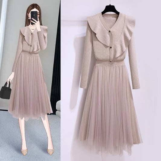 Knitted dress two-piece set 2022 early autumn new women's French royal sister wind high cold early autumn unique skirt
