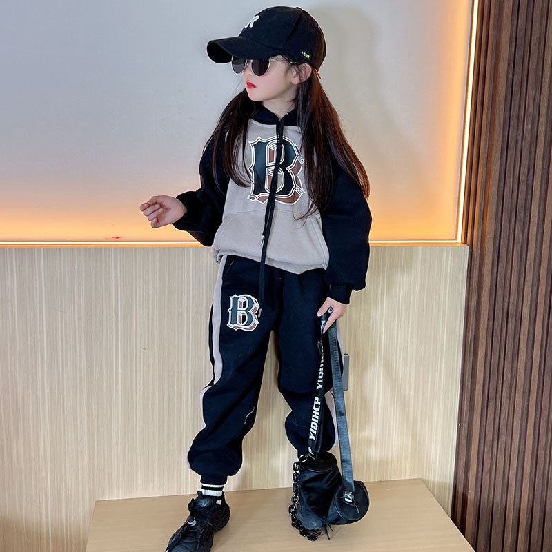 Girls fleece suit autumn and winter style 2022 new net red fried street middle and big children's winter clothes fashionable western style sports sweater