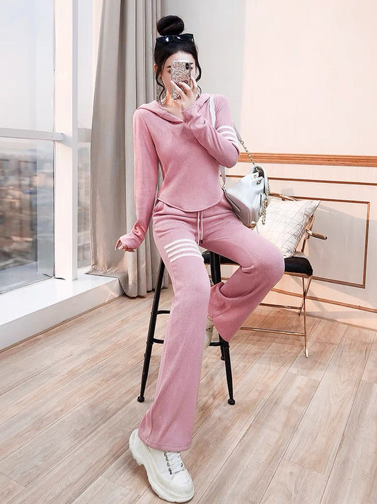 Sweater suit women's fashion Western style fashionable winter 2022 new sweater knitted playful and lively two-piece autumn clothes