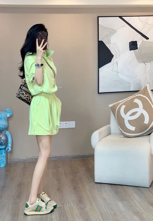 2022 summer new style small fragrance fashion foreign style casual age reduction college style sports shorts two-piece suit female