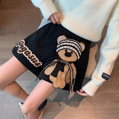 Thick quilted diamond shorts women's 2023 autumn and winter new European heavy industry nail drill bear casual wide-leg boots pants