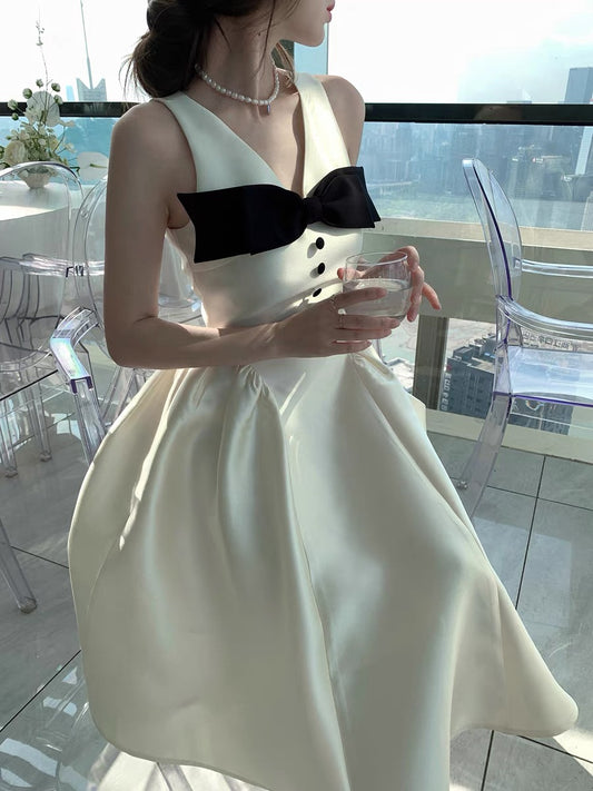 Bingbing is here [Quiet Literary Girl] French Small Fragrant Doll Collar Bow Top High Waist A-line Skirt Suit 1501