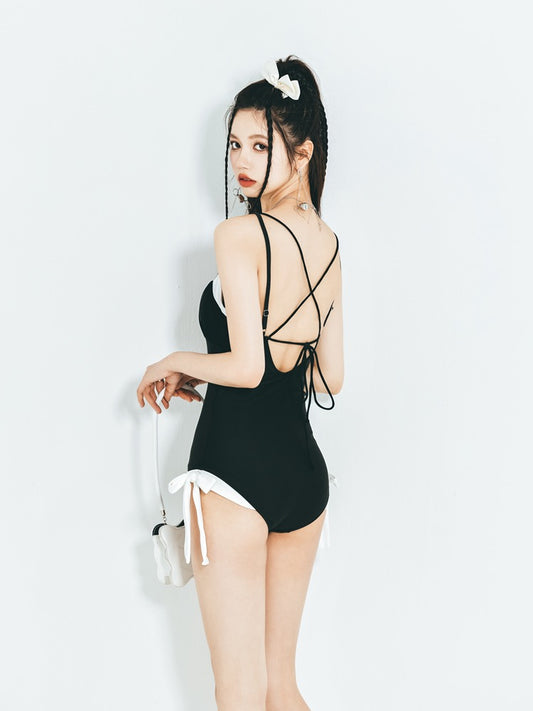Junior Qi 2022 new summer black and white student girls niche design sense advanced one-piece pure desire ins swimsuit