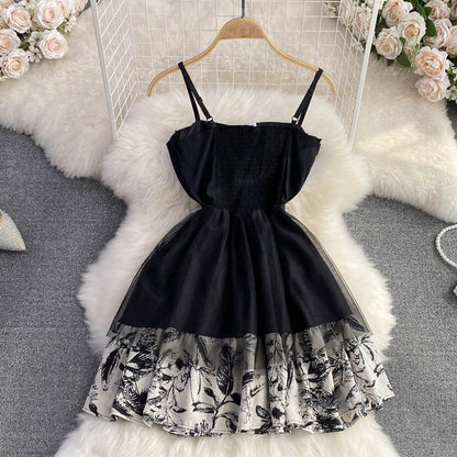 .Tube top suspender skirt summer retro temperament national style ink floral mosaic receiving waist thin A-line fluffy dress