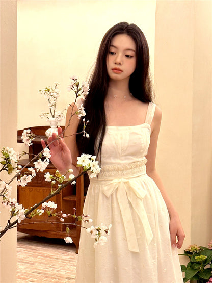Egg Meow White Chalcedony Embroidered Sweet Temperament Waist Neck Square Neck Bowknot Solid Color Suspender Dress