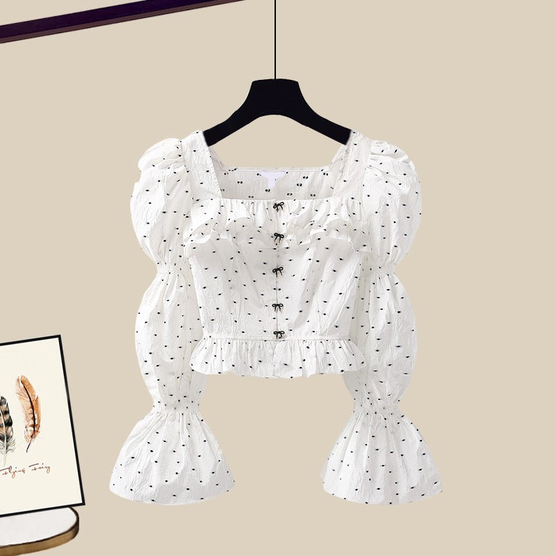 Milk wear is playful and lively. Two-piece suit women's casual t