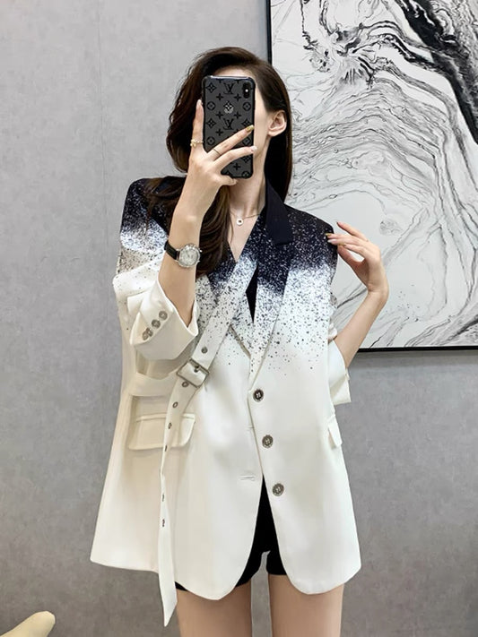 2022 spring new net red temperament loose and thin, high-end Western style, wearing a contrasting color casual suit jacket for the new year