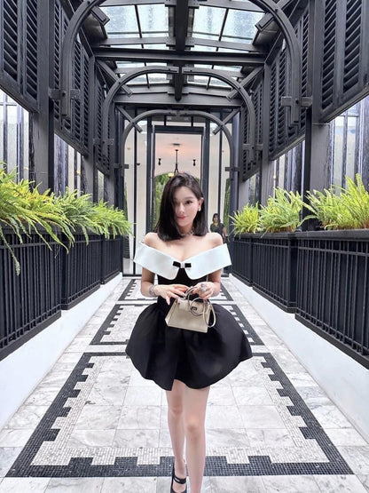 Woppei early spring new girly style niche design sense big V-neck shushuton* black strapless dress