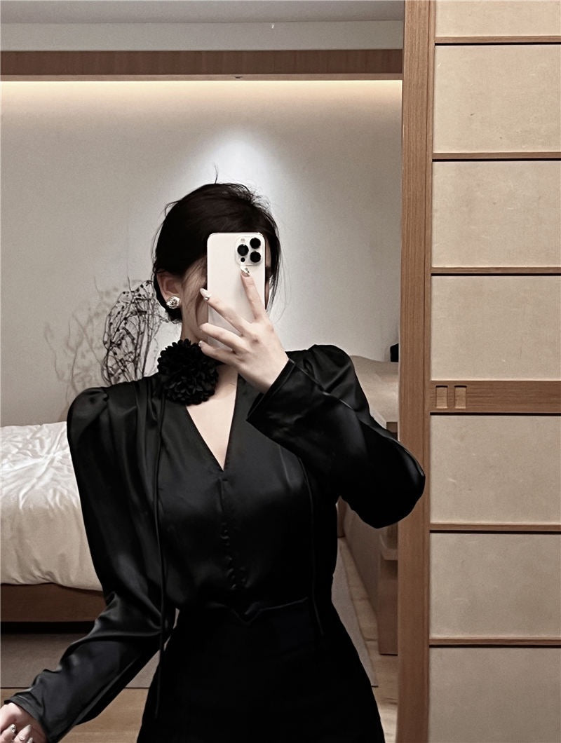 Shirt women's design sense niche three-dimensional flower shirt spring v-neck high-end French temperament long-sleeved top