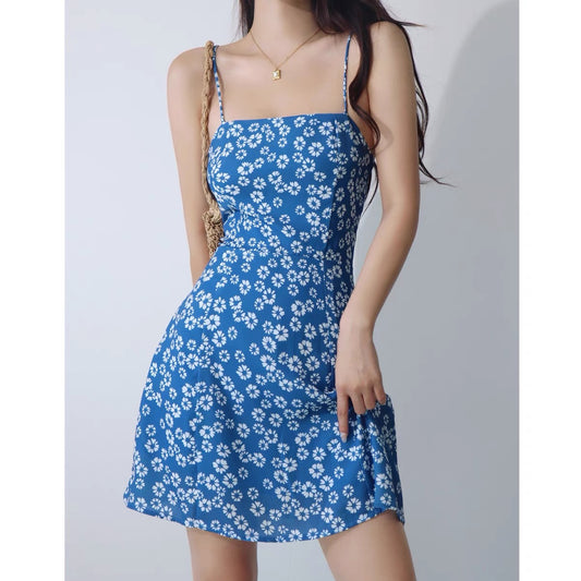 French playful girl flat mouth lace print suspender skirt high waist, thin and long legs, holiday style dress