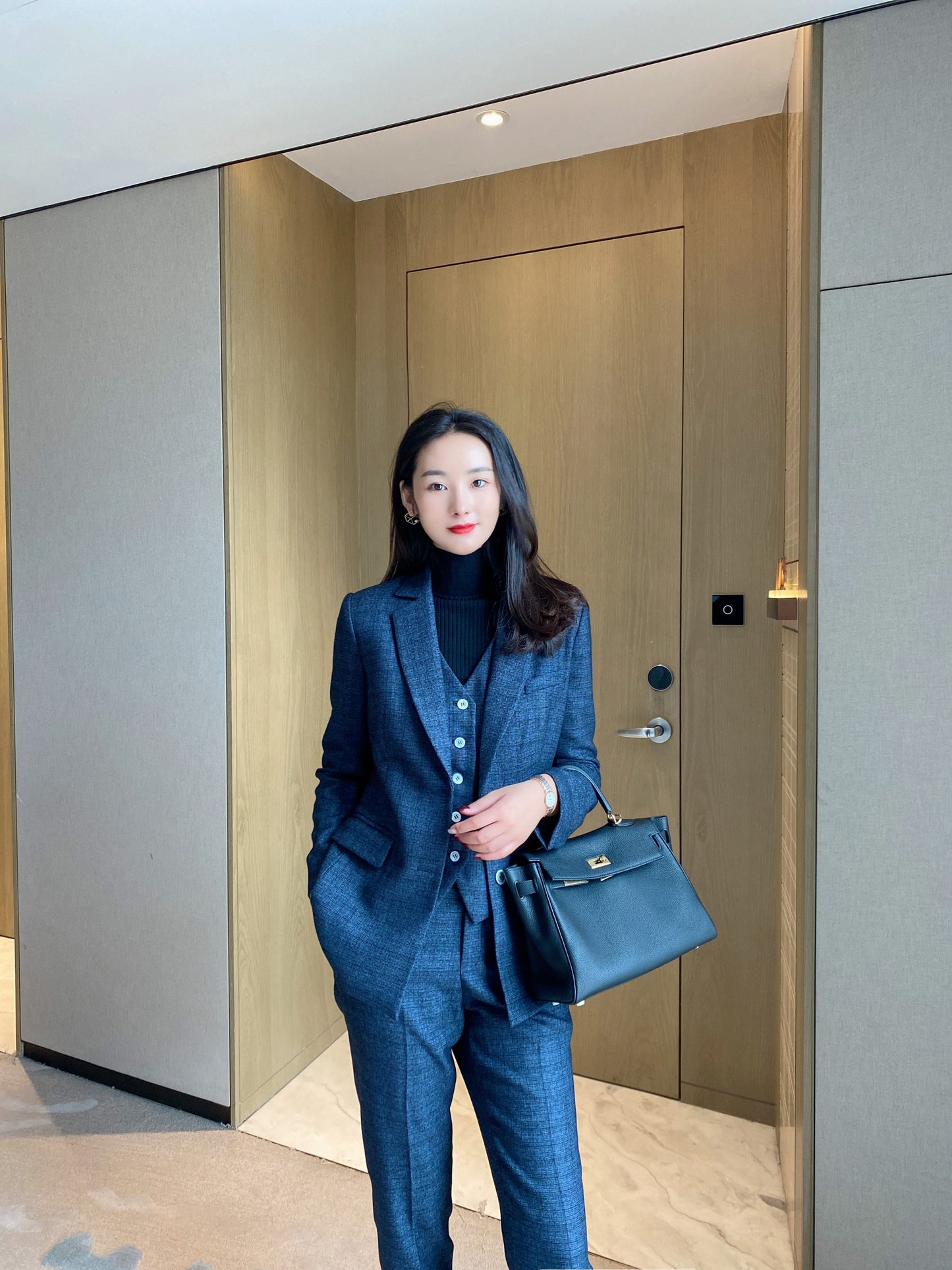 2021 Autumn and Winter New Thick Wool Suit Tibetan Blue OL Casual Fashion Vest Top Pepper Pants Three-piece Set
