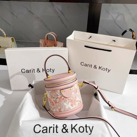 Carit Koty's popular women's bags this year 2022 new trendy summer lace cylinder bag niche bucket bag