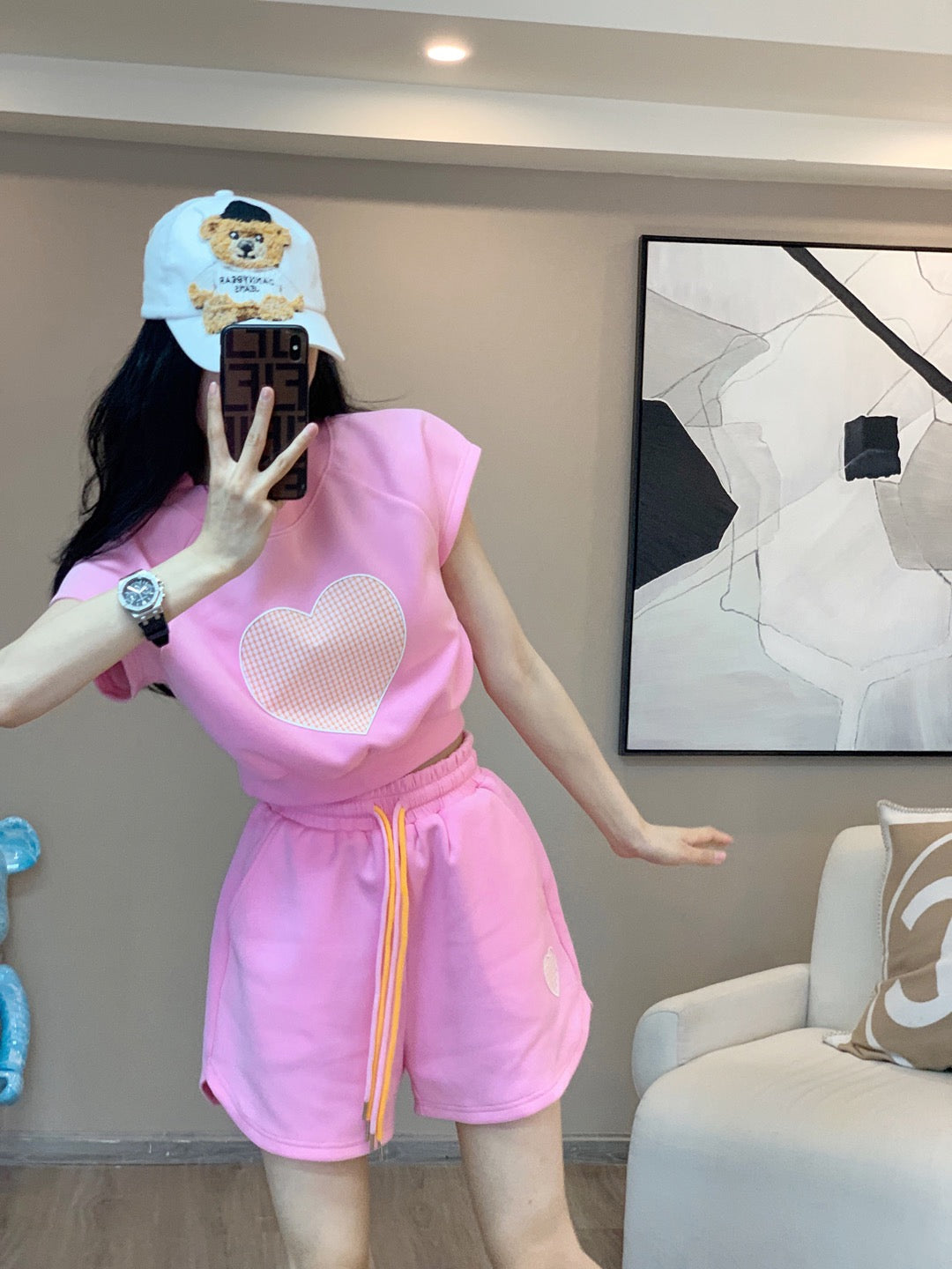 In the summer of 2022, the new style of small fragrance, fashion, foreign style, age reduction, casual, small sports shorts, two-piece suit, female
