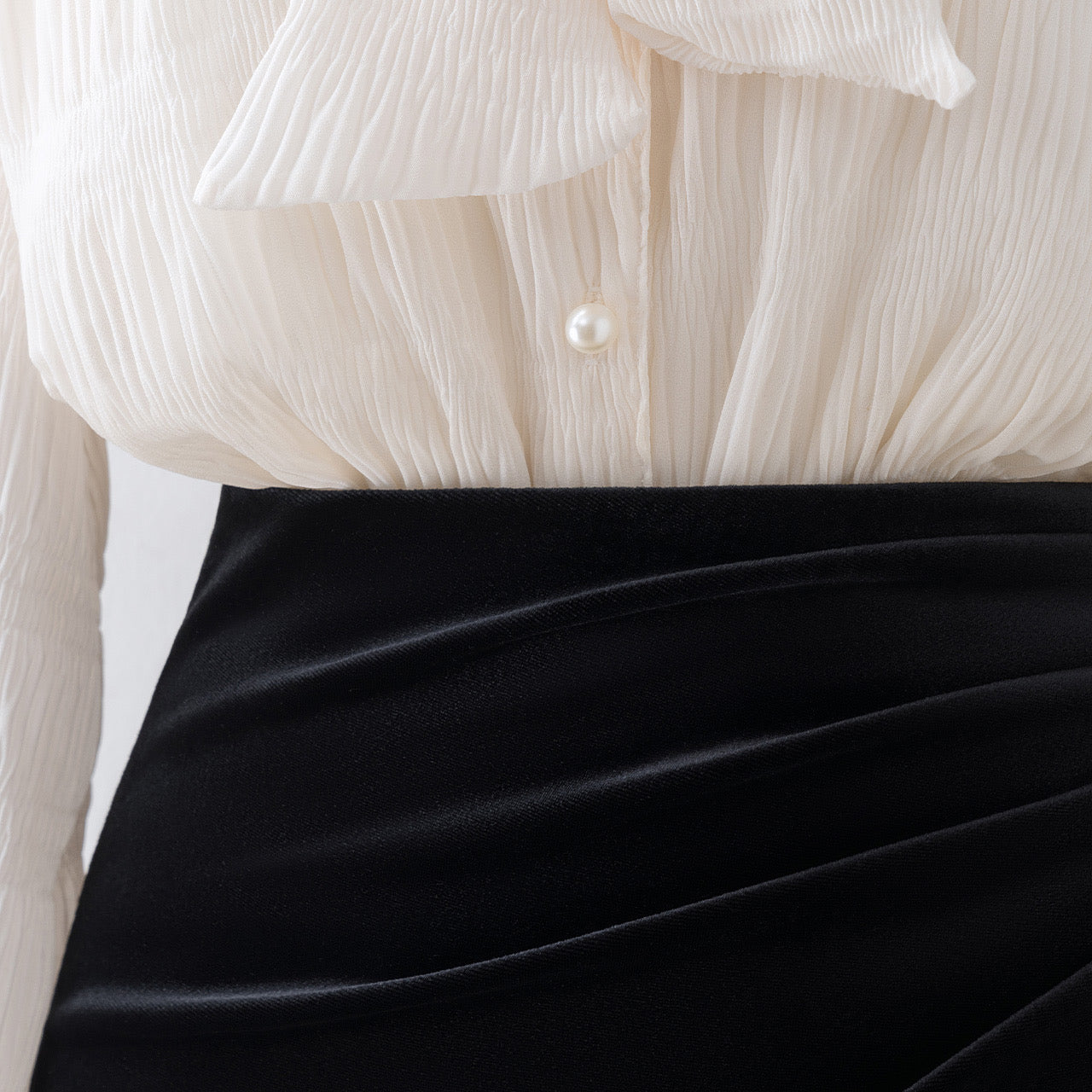Black high-waisted velvet skirt women's autumn and winter 2022 new bag hip mid-length a-line skirt gold velvet bag skirt