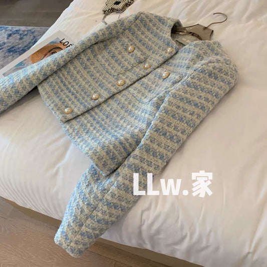 Pearl buckle small fragrance coat women's 2022 spring, autumn and winter new French design sense niche thickened short temperament top