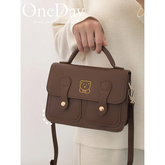 Commuter retro Cambridge bag women 2022 new autumn and winter simple all-match portable messenger bag one-shoulder Messenger bag women