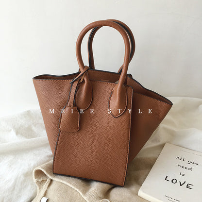 Korean wind ins retro sense wing bag fashion handbag vegetable basket one shoulder Messenger bag hand bag tote bag female