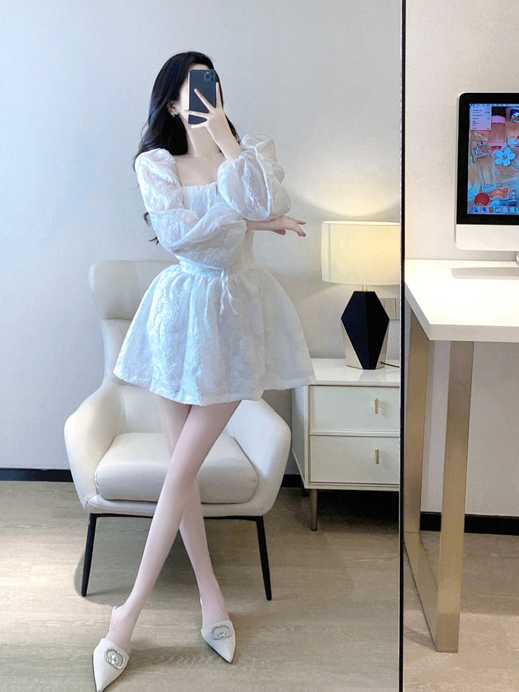 White dress 2023 spring and autumn new French square collar sweet waist slimming a-line tutu skirt princess skirt female