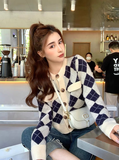 Da C Lai Ye Lingge cardigan knitted jacket women's autumn 2022 new Korean version high-end retro sweater top