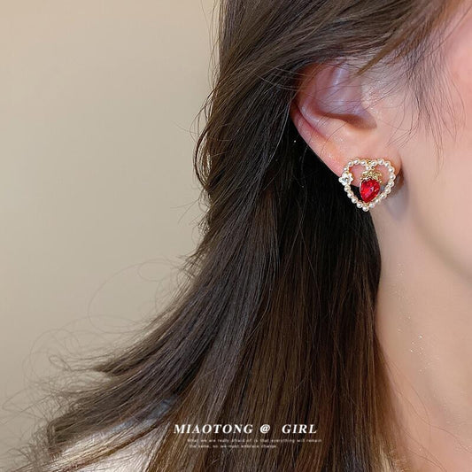 New Year's Red Hollow Heart Stud Earrings Women's Unique Design High-end Earrings Niche Festive Silver Needle Explosive Earrings
